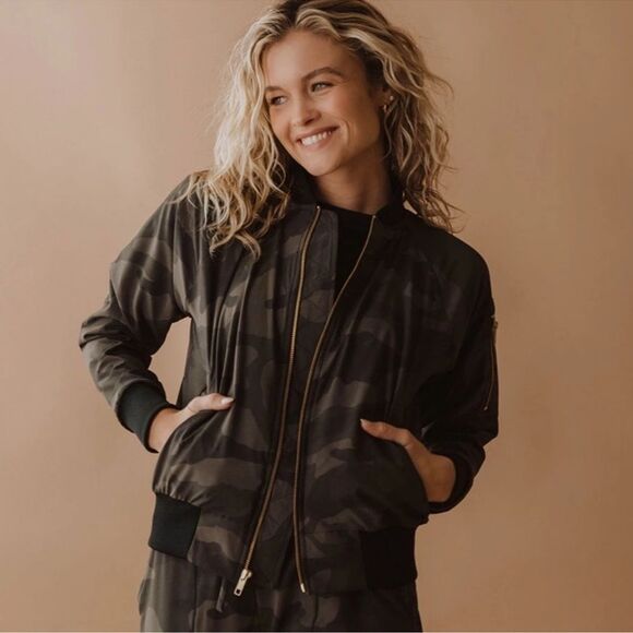 NEW ALBION Bomber Jacket in Camo Size S - Picture 2 of 14